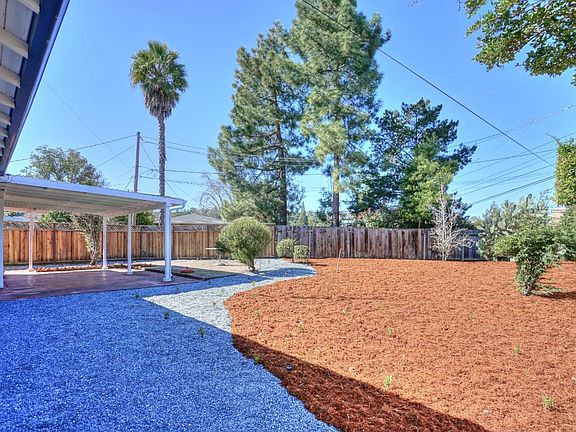 2nd image of 880 Alameda De Las Pulgas
