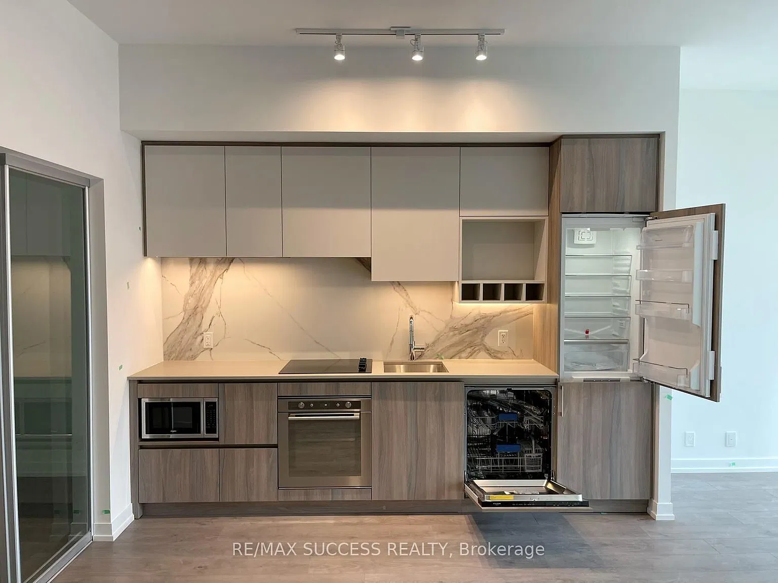 1 bed, $2,100 — Photo 2
