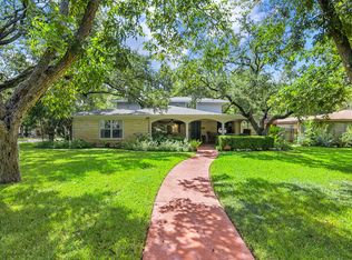 632 Morningside Dr, Terrell Hills, TX 78209