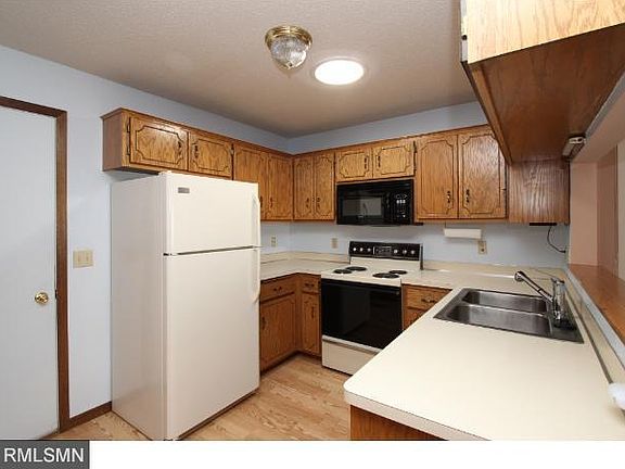 3rd image of 1316 Hilo Ave N
