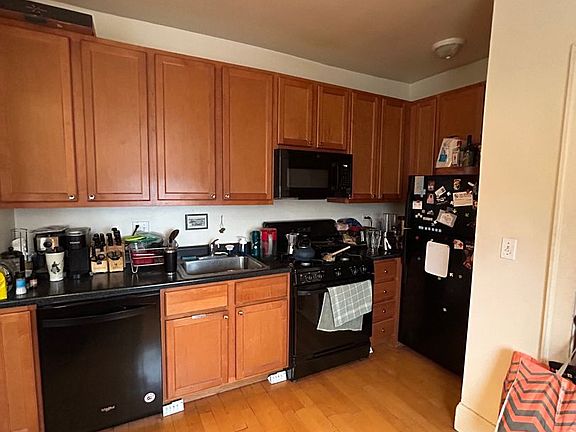 5th image of 3549 N Whipple St #1