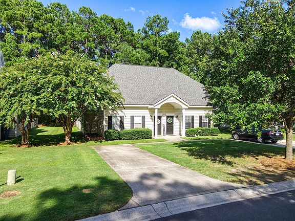 3rd image of 4855 Habersham Ln