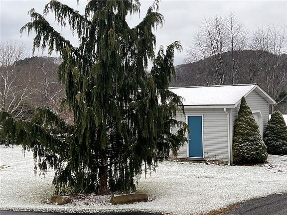 5th image of 324 Ash Ln