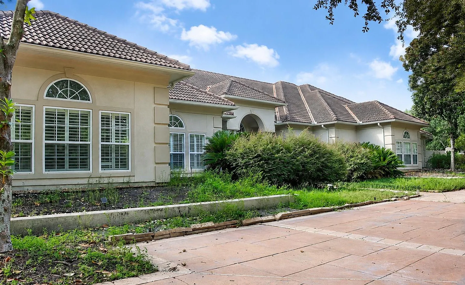 7 bed, 6.5 bath, 5760 sqft, $5,350 — Photo 2