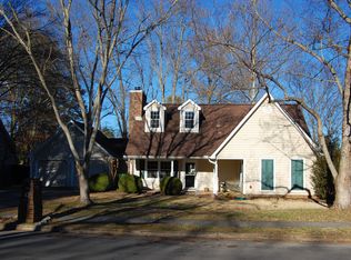 1037 Sandy Springs Rd NW, Huntsville, AL 35806