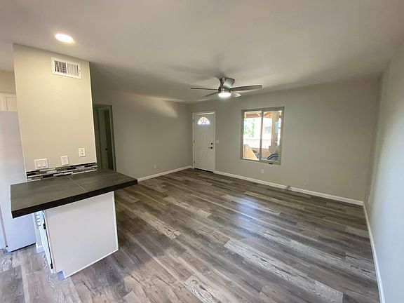 2nd image of 924 N Revere Unit 102
