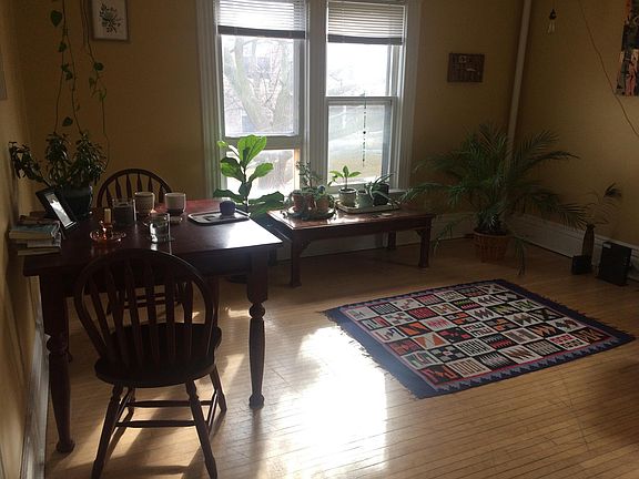 2nd image of 265 1/2 Winona St