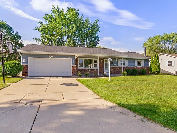 2nd image of 1491 Commanche Ave