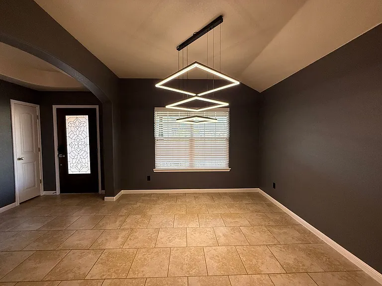 405 W Vega Ln — Photo 4