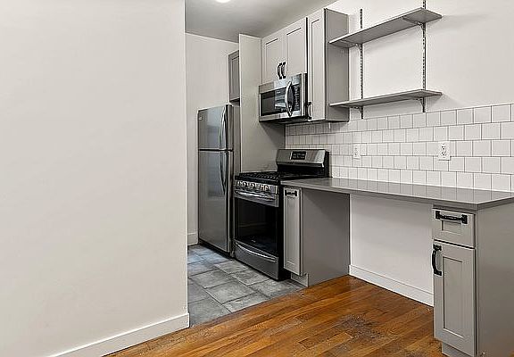 2nd image of 1037 College Ave #4
