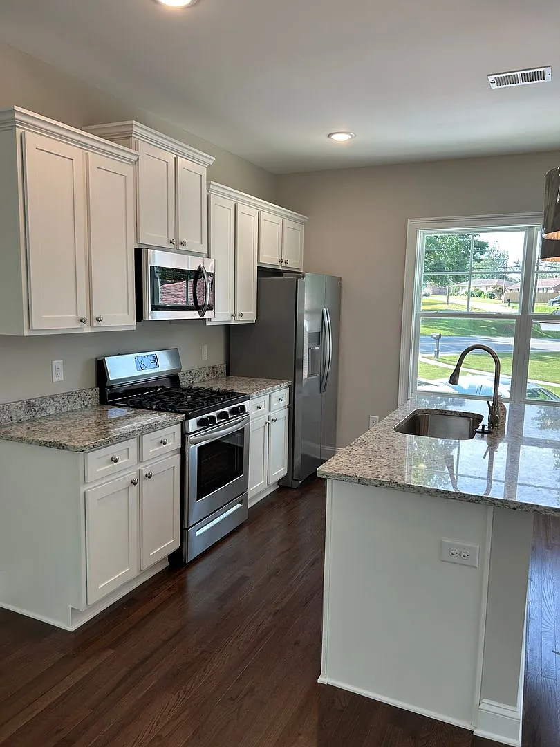 Greenville, 3BD/2BA, 1420SF — Photo 3