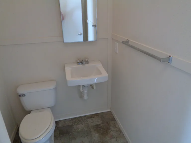2967 1/2 Eastwood Pl — Photo 8