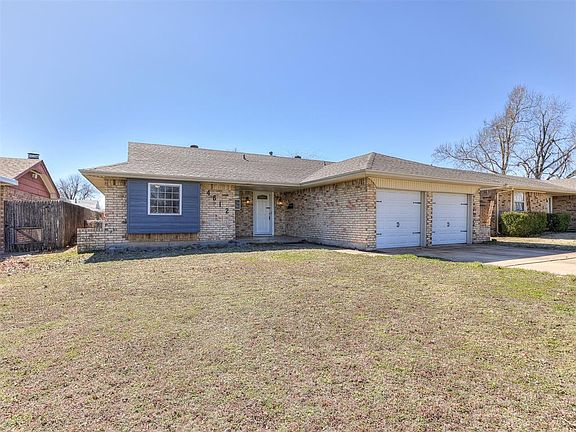3rd image of 4612 SE 41st St