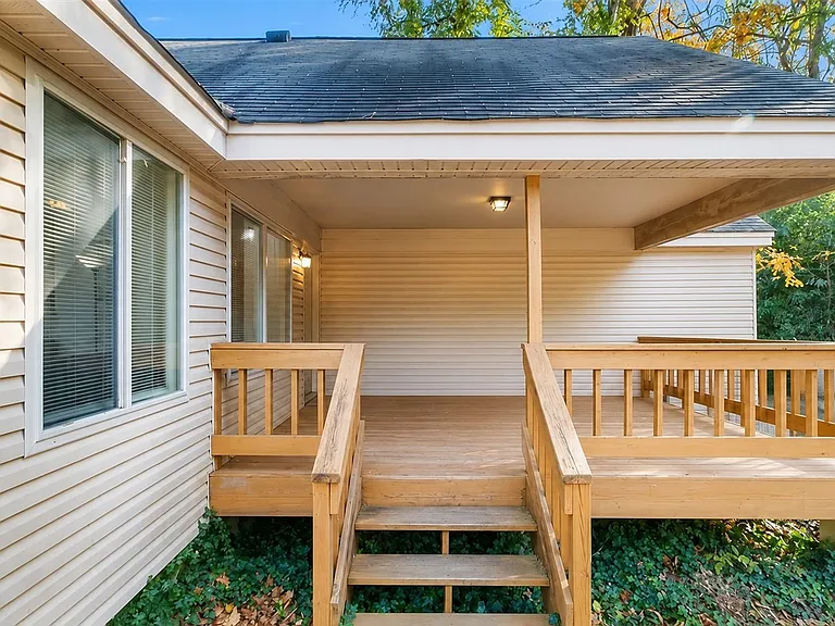 116 Mimosa Dr — Photo 3