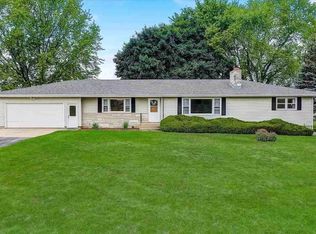 4961 County Road Q, Waunakee, WI 53597