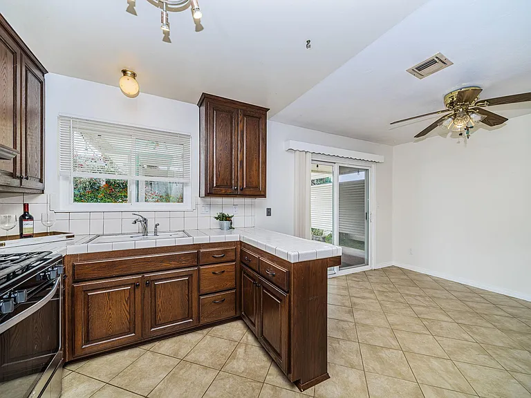 3747 Millikin Ave — Photo 8