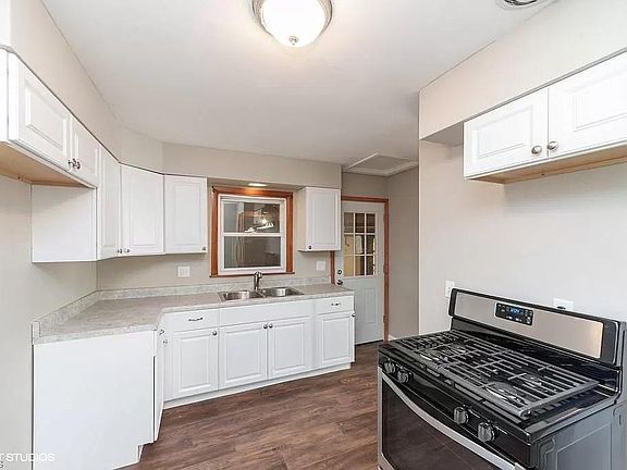 2nd image of 4249 Sunnybrook Dr SE