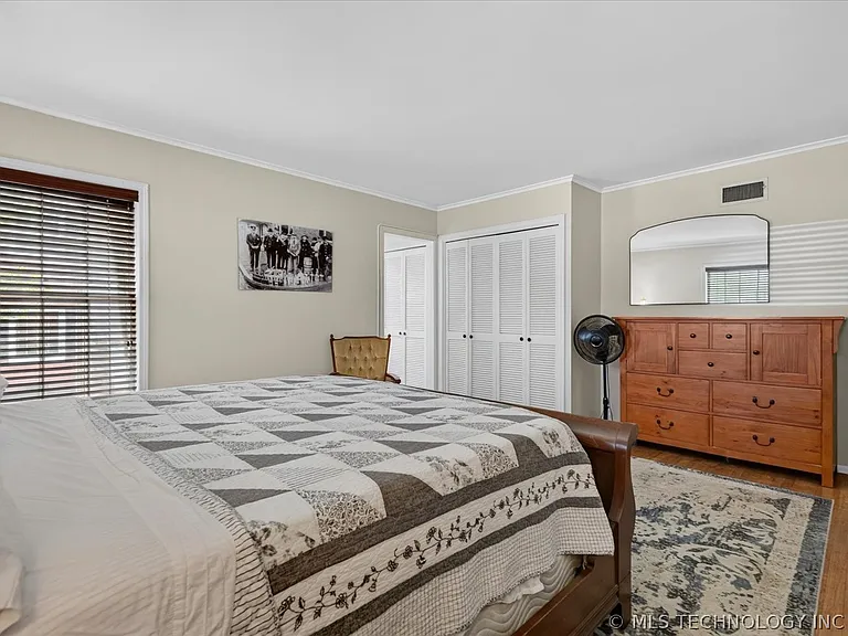 1525 Hillcrest Dr — Photo 22