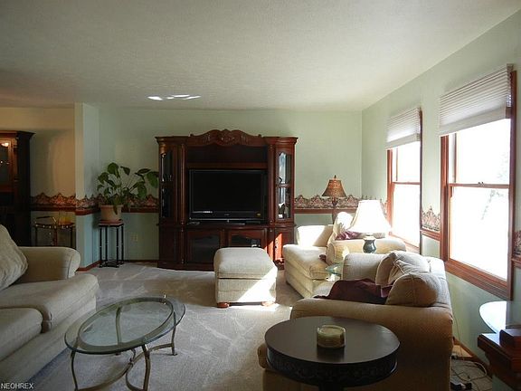 3rd image of 280 Bettie Ln