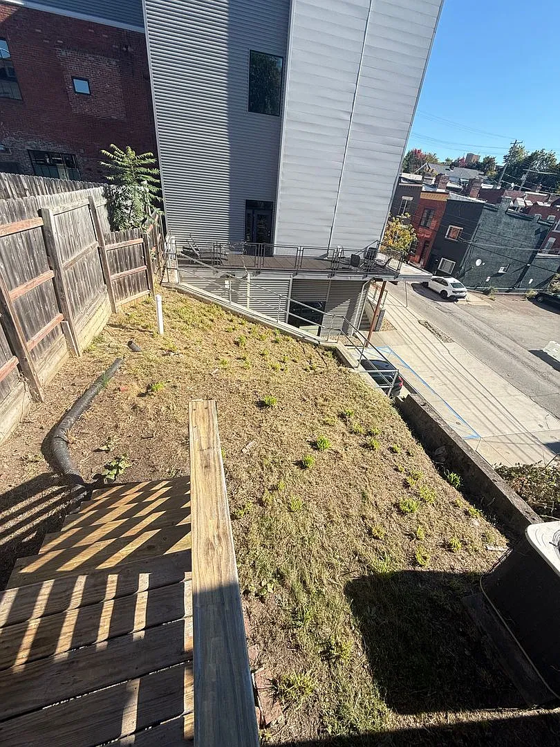 Newly Renovated 2 Bedroom In The Heart Of Bloomfield! — Photo 2