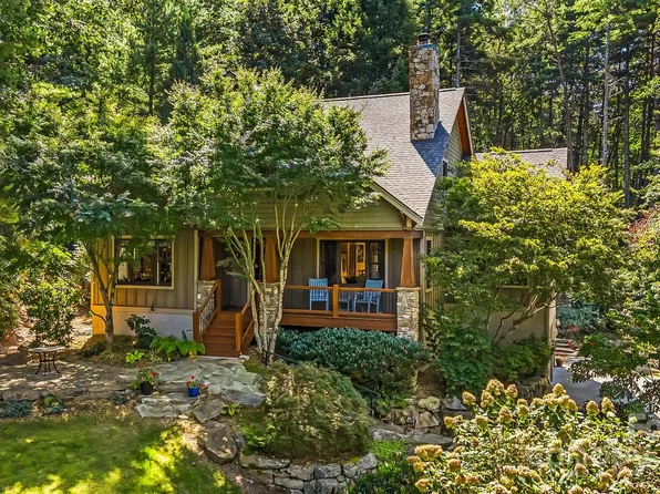 100 Village Pointe Ln, Asheville, NC 28803