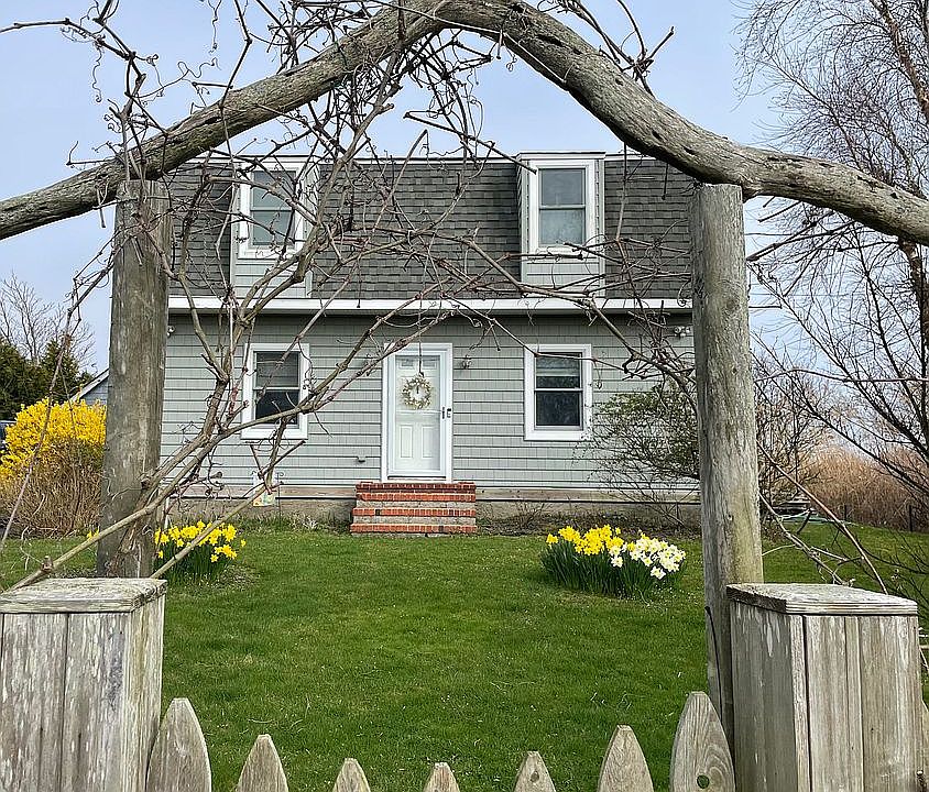 1st image of 299 Bayview Ave