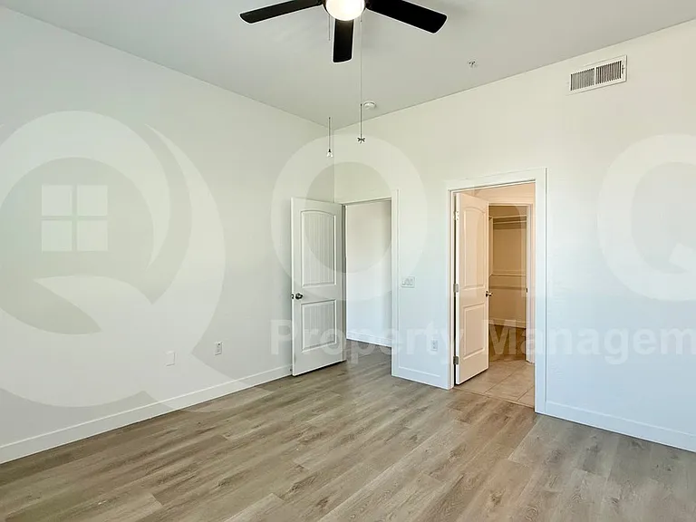 9160 N 67th Ave #202 — Photo 7