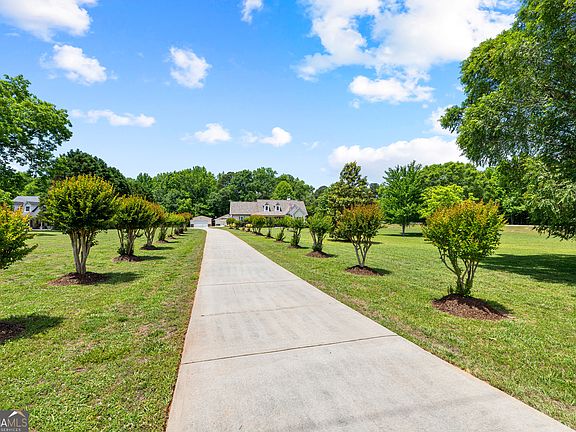 4th image of 466 Bob Smith Rd