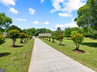 466 Bob Smith Rd, Sharpsburg, GA 30277