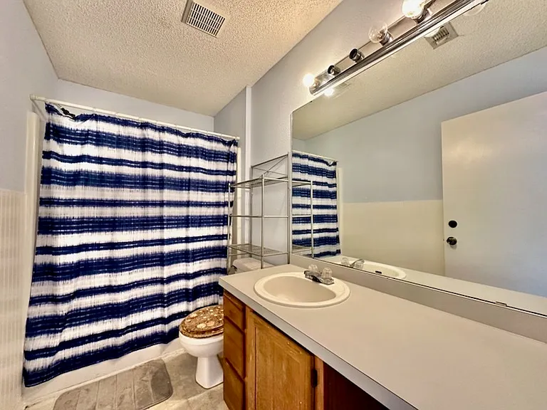 1828 Whispering Oaks Ln #1 — Photo 10