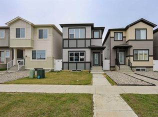 25 N Lake St, Red Deer County, AB T4E 1B9