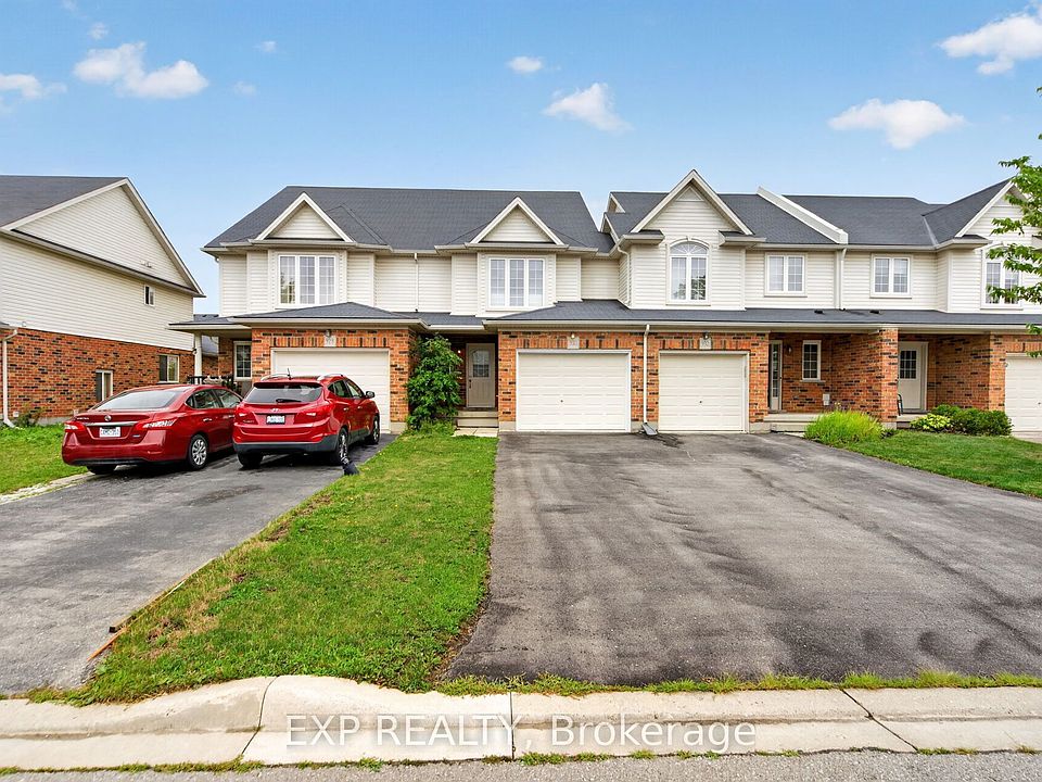 1st image of 930 Silverfox Cres