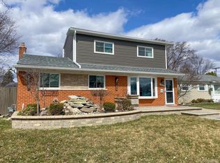 30958 Dover St, Garden City, MI 48135