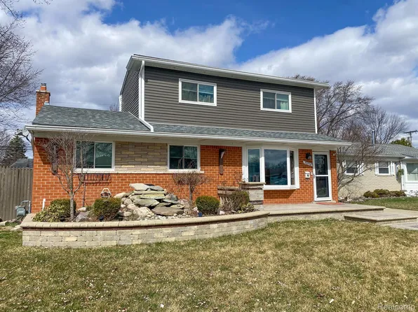 30958 Dover St, Garden City, MI 48135