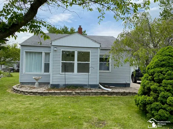 3272 Seminole St, Monroe, MI 48162