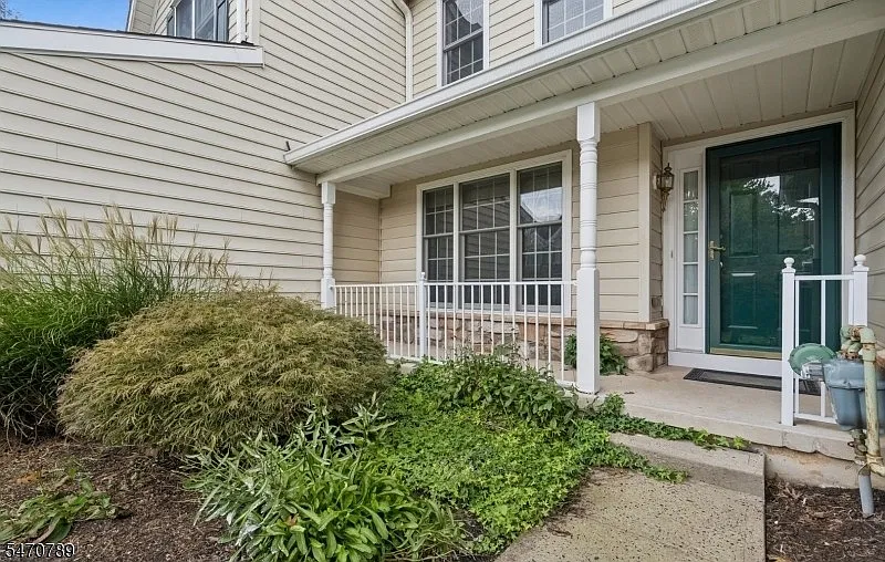 3 bed, 2.5 bath, $4,850 — Photo 2