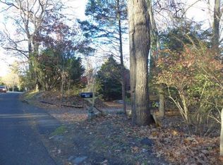 816 Sturges Rd, Fairfield, CT 06824