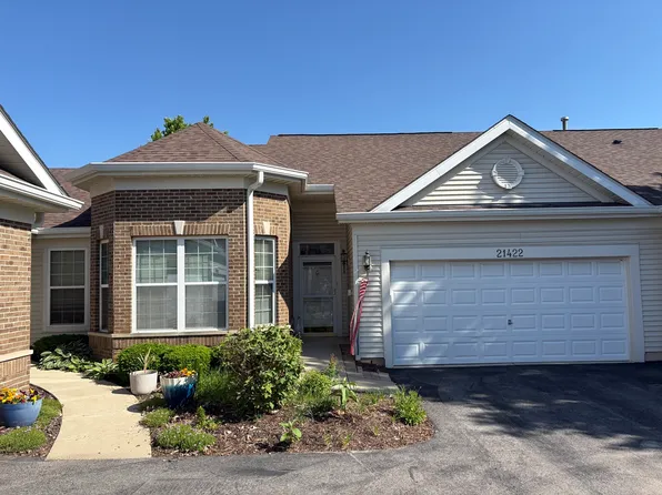 21422 Mays Lake Dr, Crest Hill, IL 60403