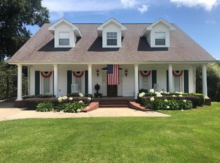 4405 Lee St, Groves, TX 77619