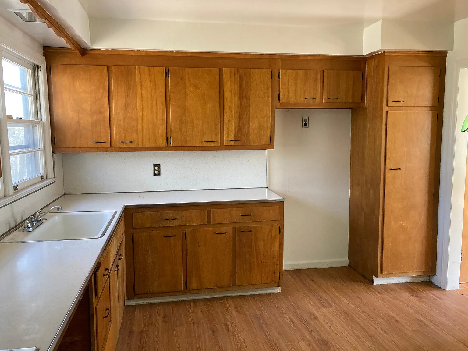 3 bed, 2.5 bath, 2500 sqft, $3,800 — Photo 4