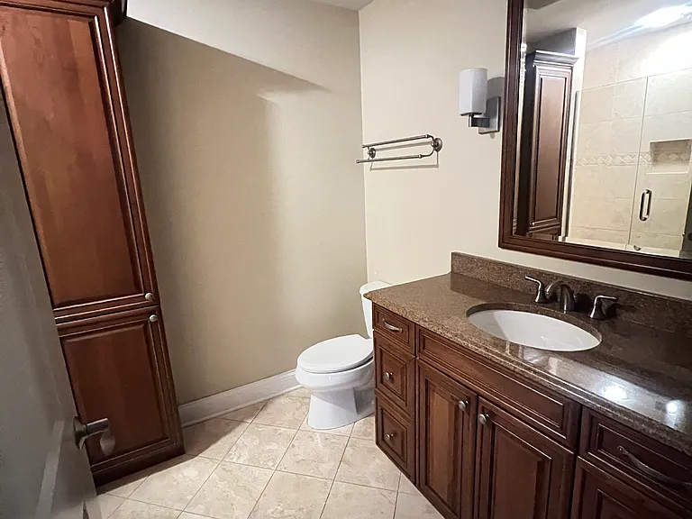 600 W Touhy Ave #401 — Photo 16