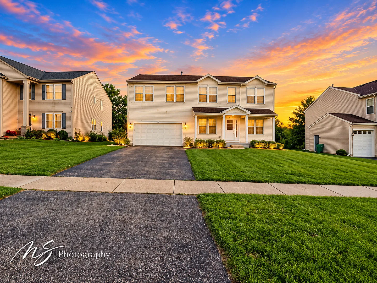4 bed, 2.5 bath, 3160 sqft, $3,500 — Photo 2
