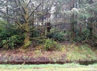 745 Wakina Loop SE, Ocean Shores, WA 98569