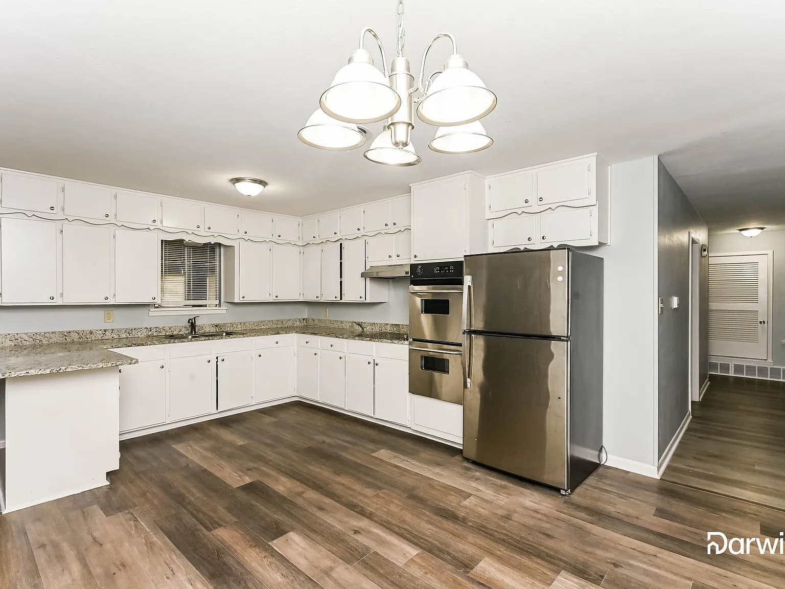 3 bed, 2.0 bath, 2018 sqft, $1,905 — Photo 3