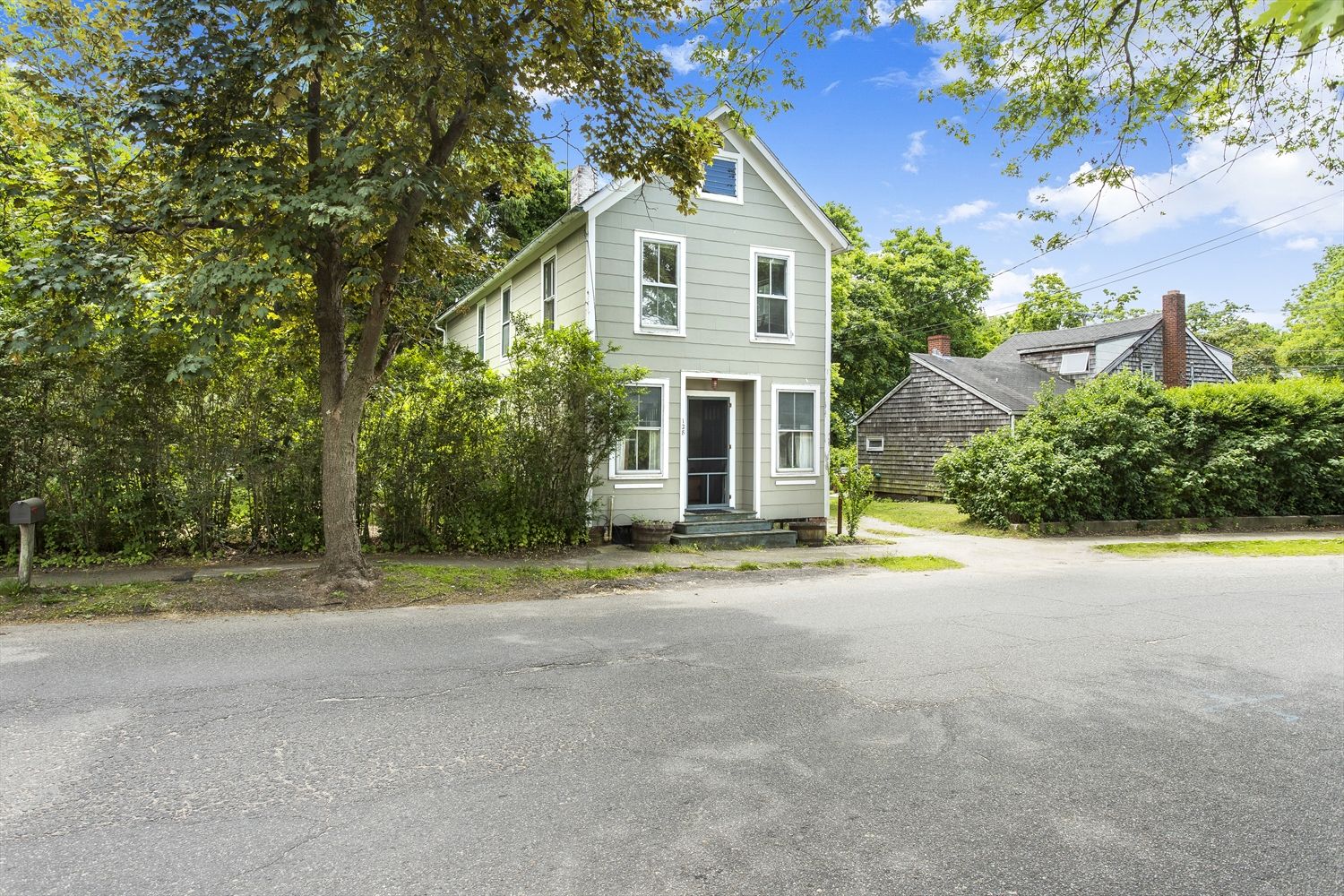 128 Jermain Ave, Built in 1895