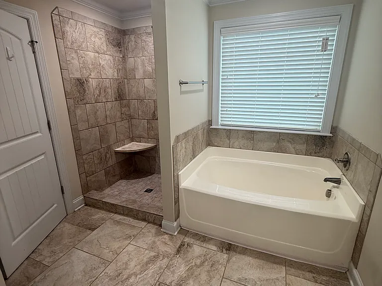 239 Tulip Dr — Photo 7