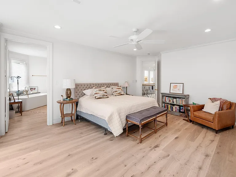 1235 Wynden Oaks Garden Dr — Photo 21