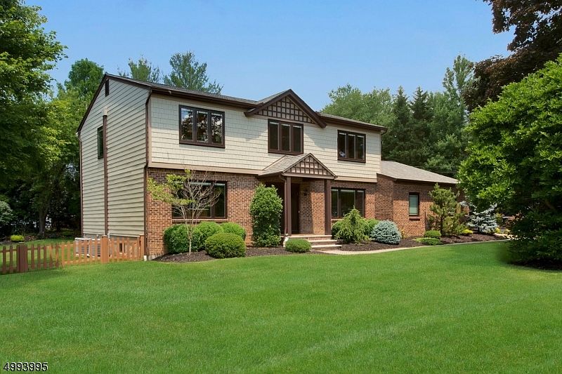 1st image of 629 Midvale Ct