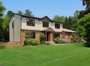 629 Midvale Ct, Westwood, NJ 07675