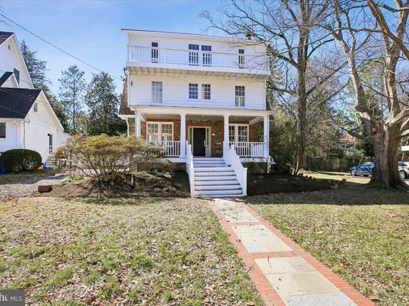 4714 Hunt Ave, Chevy Chase, MD 20815